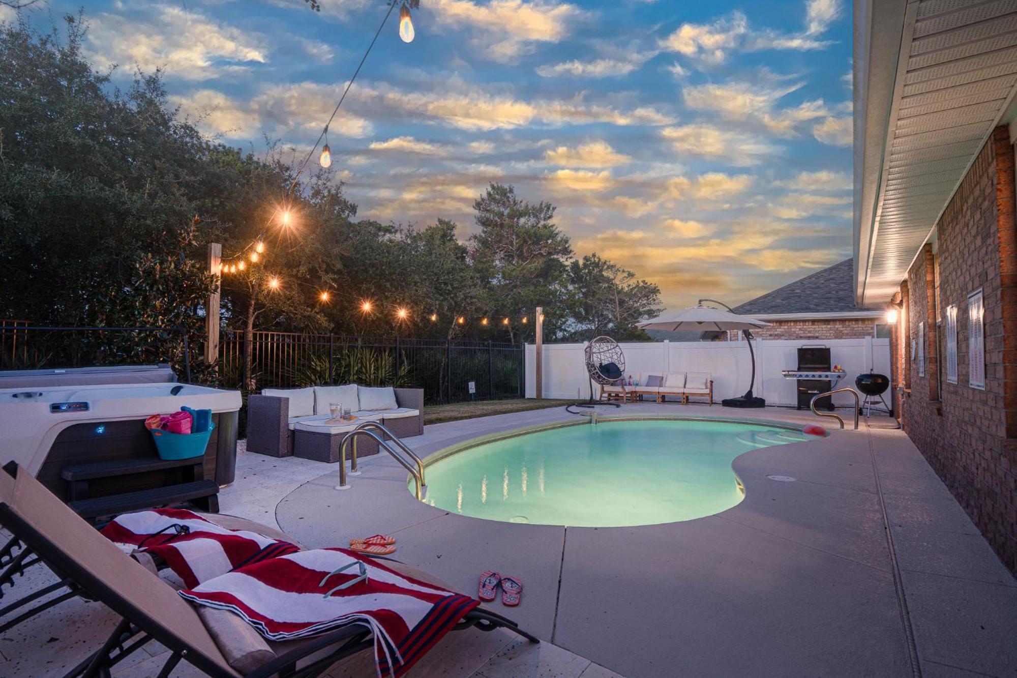 Heated Pool And Golf Cart, Walk To Beach! Best Deal! Destin Exterior photo